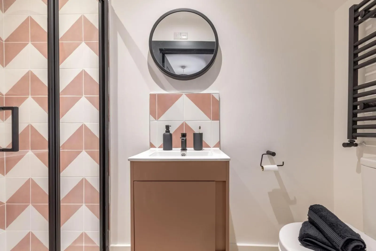 Queens Spacious 3 Bdr & 2 Bdr By Citygo Apartments Belfast United Kingdom