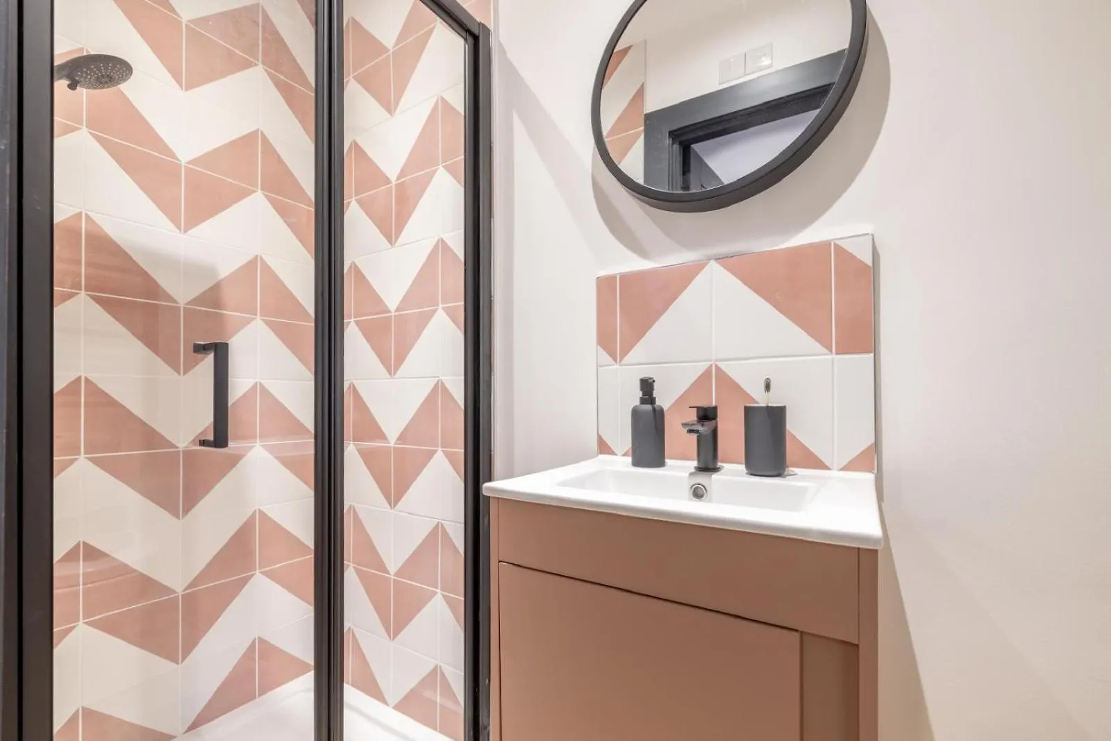 Queens Spacious 3 Bdr & 2 Bdr By Citygo Apartments Belfast