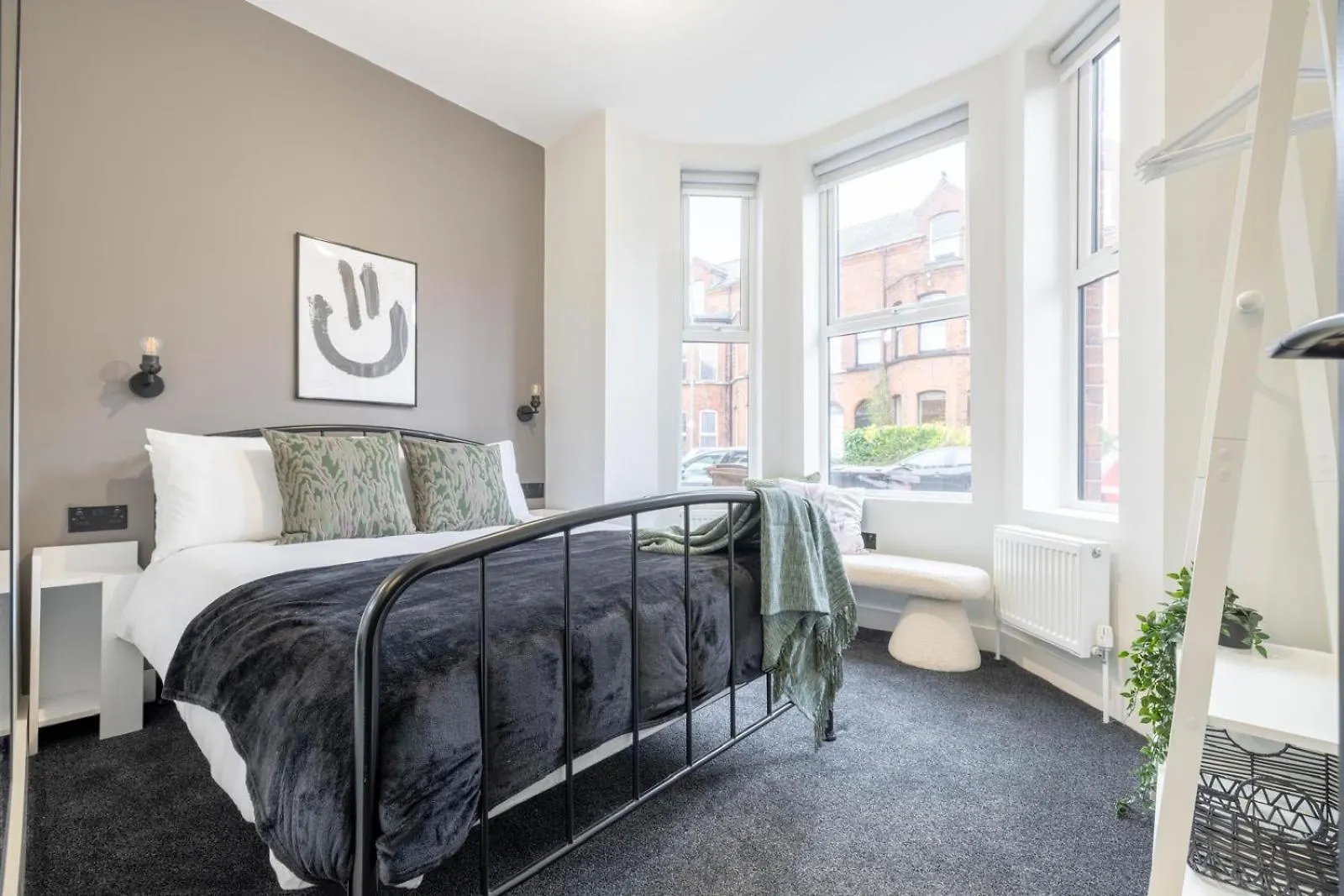 Queens Spacious 3 Bdr & 2 Bdr By Citygo Apartments Belfast United Kingdom